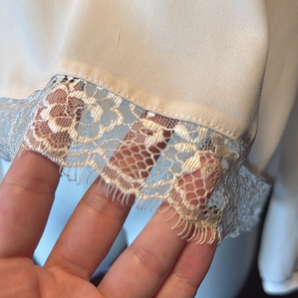 Lush Cream Blouse with Lace trim detail button and split lace trim down back szL - Picture 4 of 10